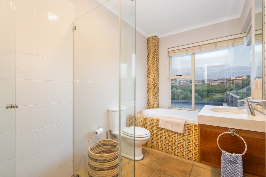 5 Bedroom Property for Sale in Whale Rock Beach Western Cape